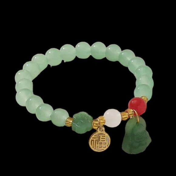 🥳 2/$9 CLEARANCE PRICE❣️ Green Buddha Bracelet - Picture 1 of 2